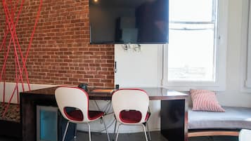 Chambre Supérieure, 1 trÚs grand lit, salle de bains privée, vue ville | Draps italiens Frette, literie de qualité supérieure