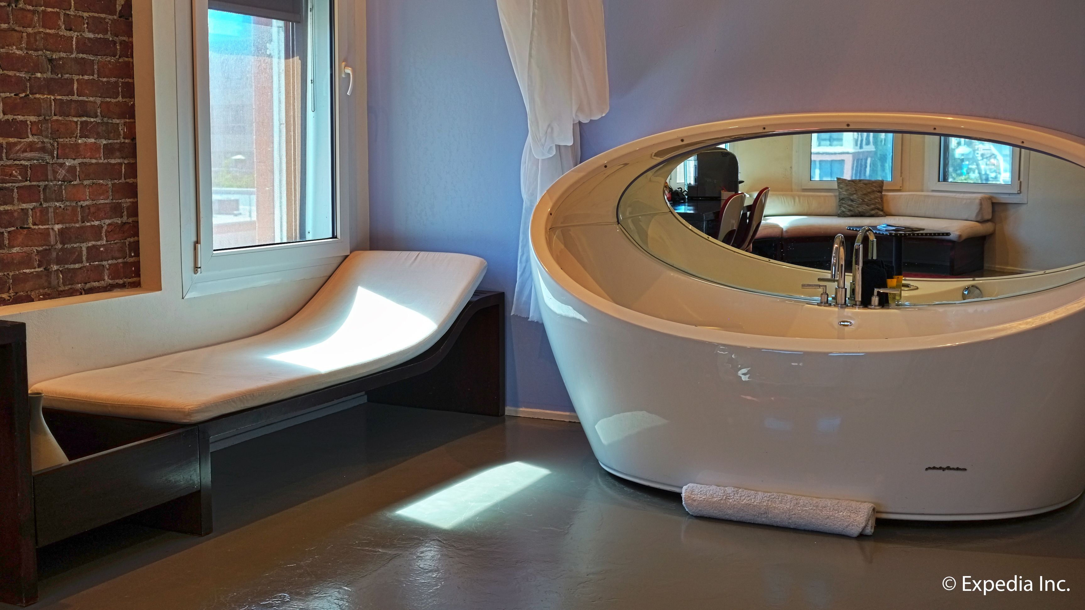 Signature-Zimmer, 1 King-Bett, Whirlpool, Stadtblick | Whirlwanne