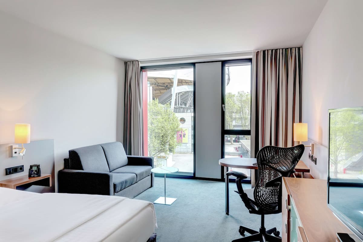 Premium bedding, in-room safe, desk, blackout curtains