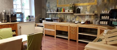 Free daily buffet breakfast