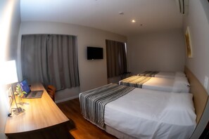 Minibar, in-room safe, desk, blackout drapes - Hotel Nacional Inn Porto Alegre (Porto Alegre)