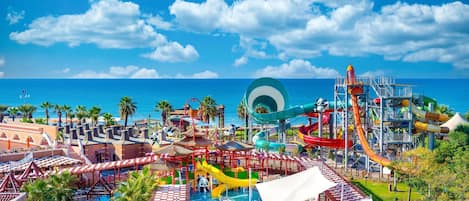 Sisäuima-allas, aurinkotuoleja