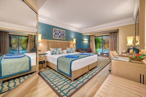 豪華套房, 池畔 | 迷你吧、房內夾萬、書桌、免費嬰兒床