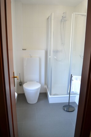Bathroom - Art of Comfort - Haus Ingeborg (Cologne)