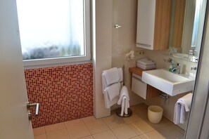 ห้องแฟมิลี่ | ห้องน้ำ | ของใช้ในห้องน้ำฟรี, ผ้าเช็ดตัว