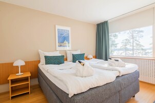 Habitación estándar doble, 1 cama de matrimonio grande, vistas al mar | Escritorio, wifi gratis, ropa de cama