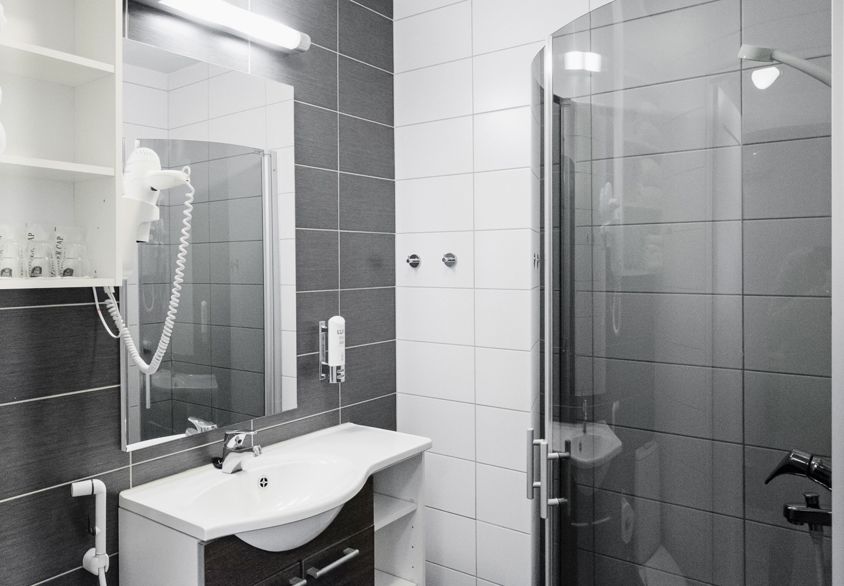 apartment, 2 bedrooms | bathroom | shower, hair dryer, bidet, towels