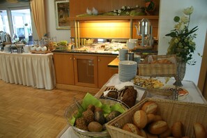Desayuno buffet incluido todos los días 