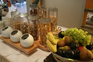 Free daily buffet breakfast - Hotel & Restaurant Fricke (Lehrte)