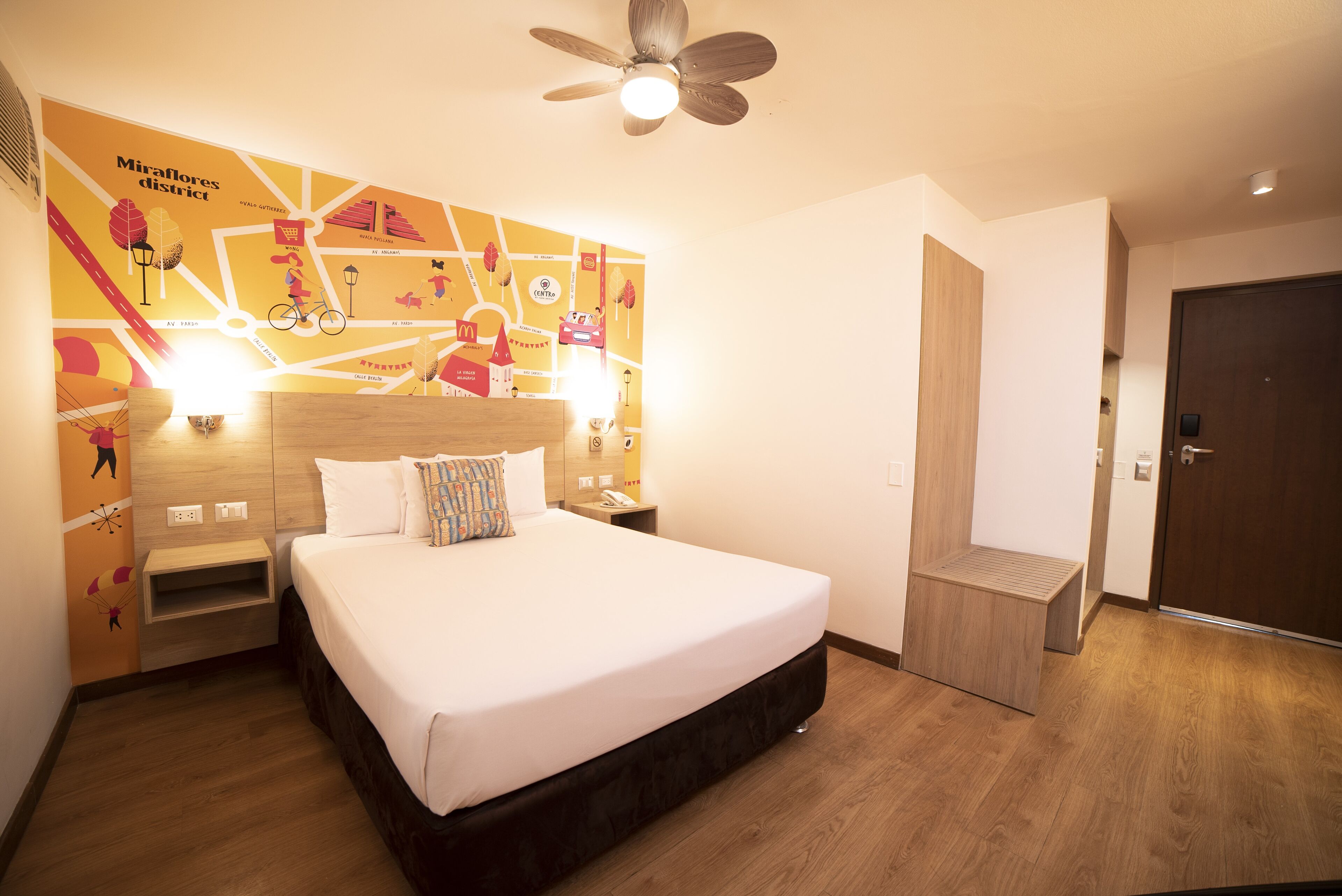 traditional room, 1 queen bed | 1 bedroom, in-room safe, desk, laptop workspace
