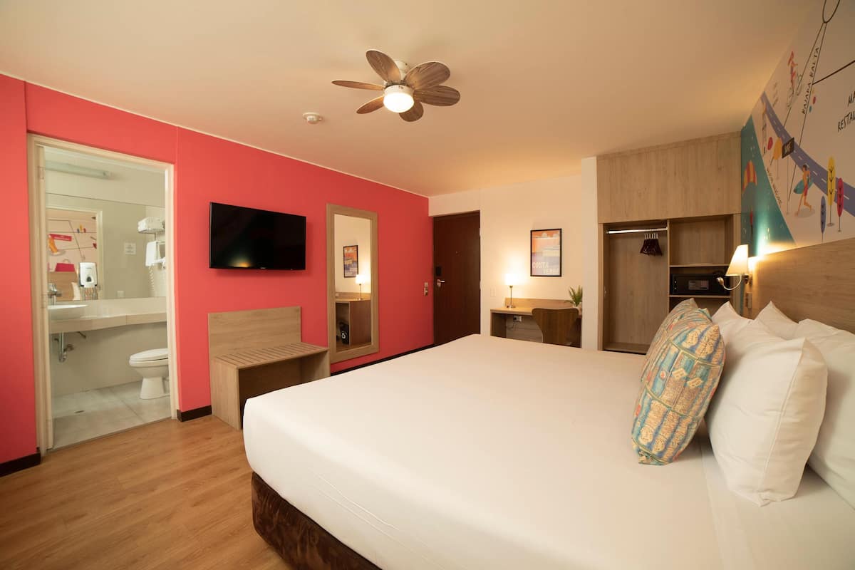In-room safe, desk, laptop workspace, soundproofing