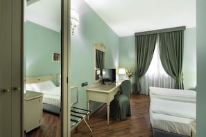 Deluxe Twin Room | Room amenity