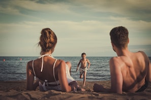 Private beach, sun-loungers, beach umbrellas, beach towels