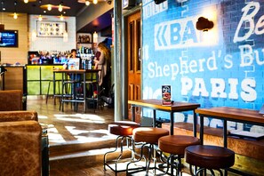 บาร์ (ในที่พัก)