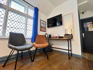 เตารีด/โต๊ะรีดผ้า, Wi-Fi ฟรี, ผ้าปูที่นอน