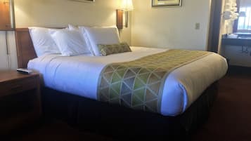 Caja de seguridad en la habitación y cortinas blackout