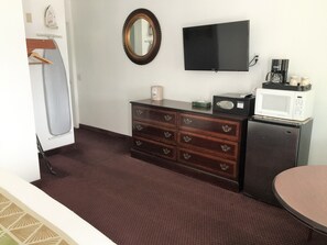 Chambre Familiale, 2 chambres (No Pets) | Coffres-forts dans les chambres, rideaux occultants