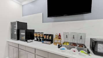 Free daily buffet breakfast