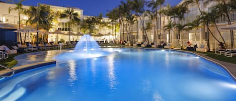 Indoor pool, outdoor pool, sun loungers