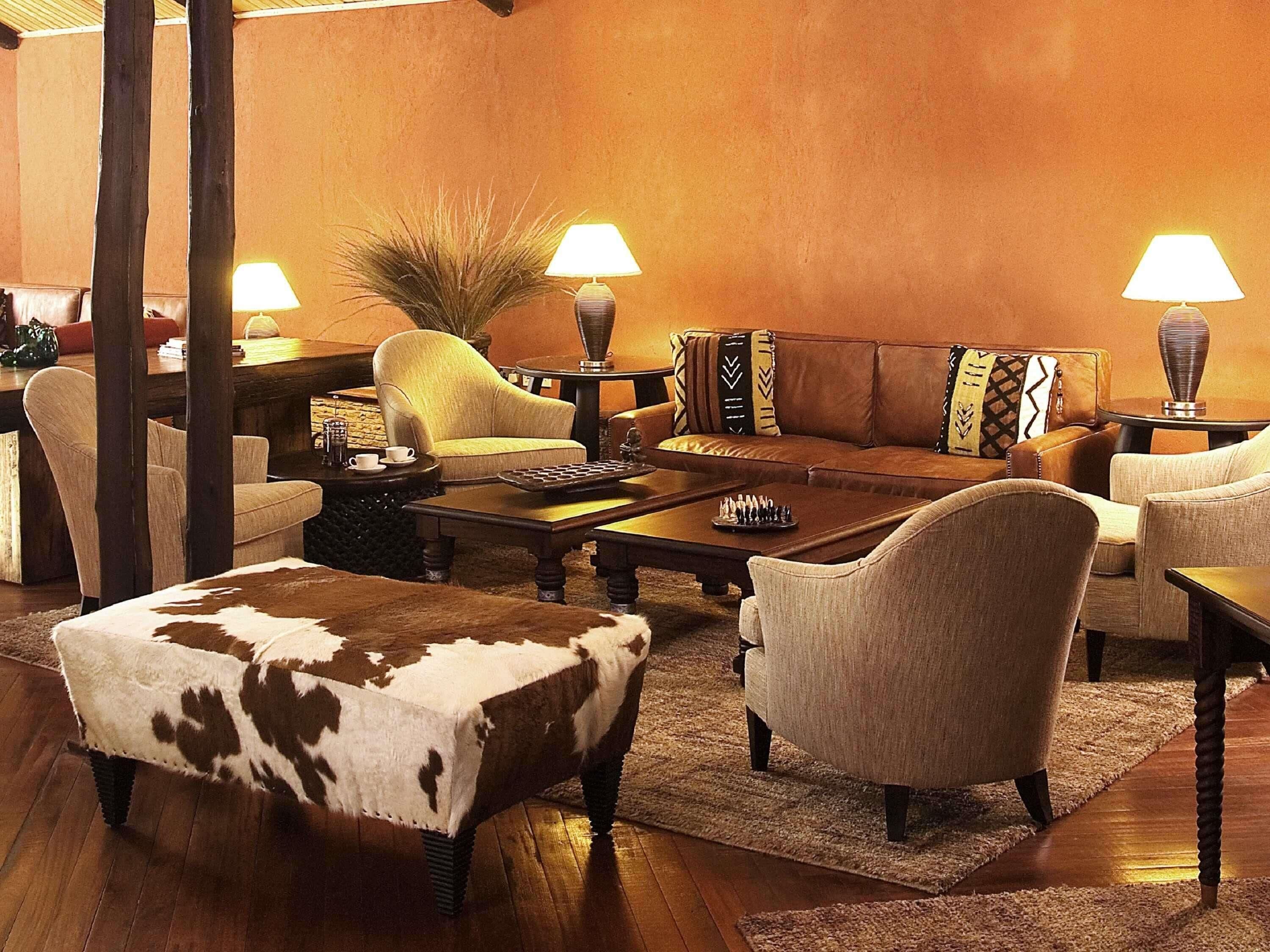 2 bars/lounges, poolside bar