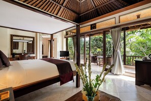 Ropa de cama de alta calidad y minibar 