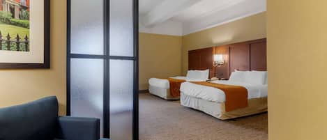 Suite, letti multipli, accessibile ai disabili, non fumatori | Materassi a doppio strato, una scrivania, postazione laptop