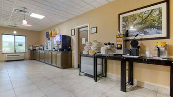 Free daily buffet breakfast