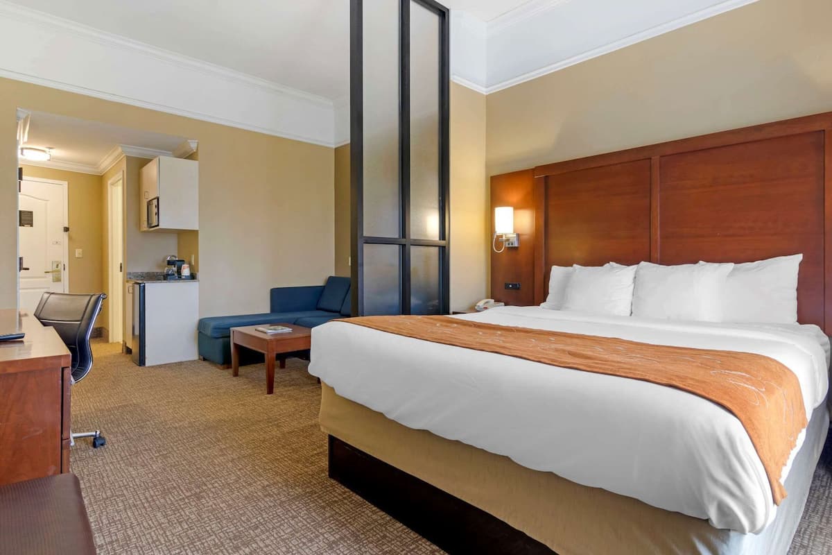 Pillowtop beds, desk, laptop workspace, blackout drapes