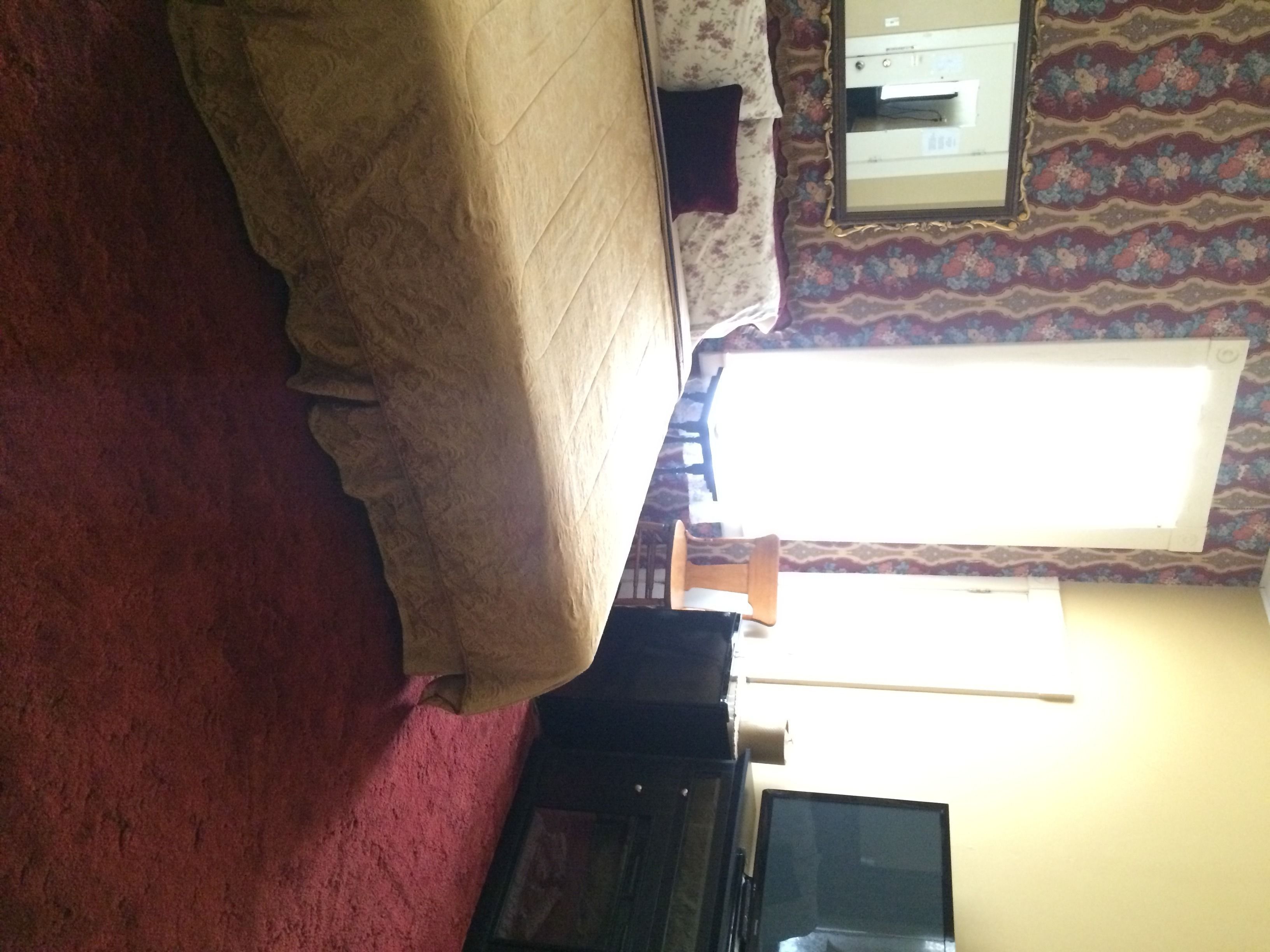 room #4, king bed | individually decorated, individually furnished, iron/ironing board