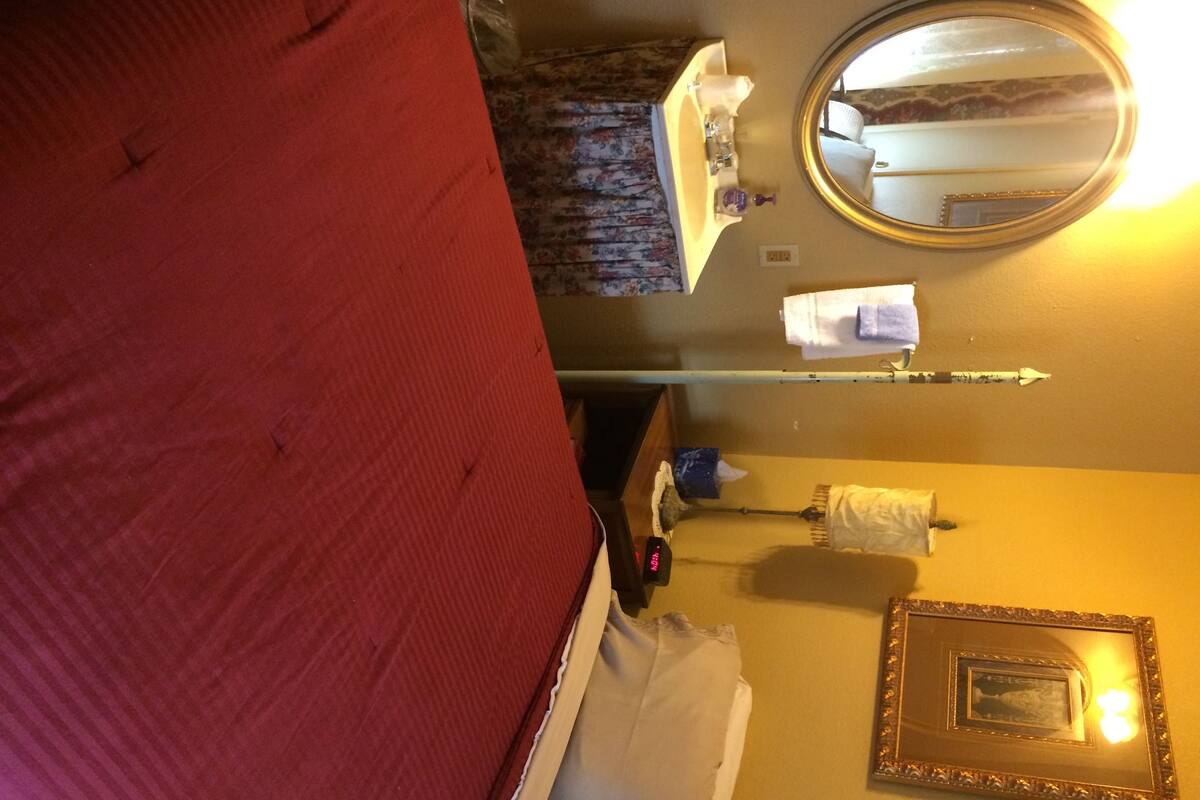 room (room #6, full bed) | individually decorated, individually furnished, iron/ironing board