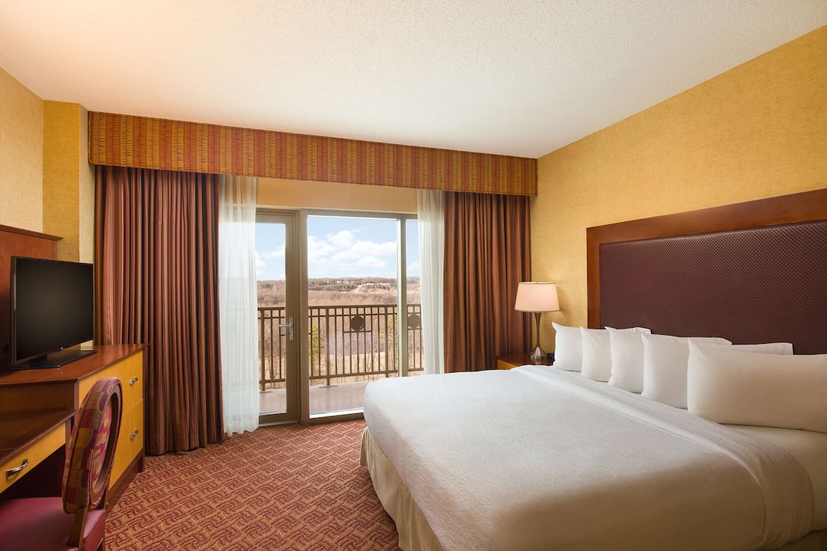 1 bedroom, premium bedding, pillowtop beds, in-room safe