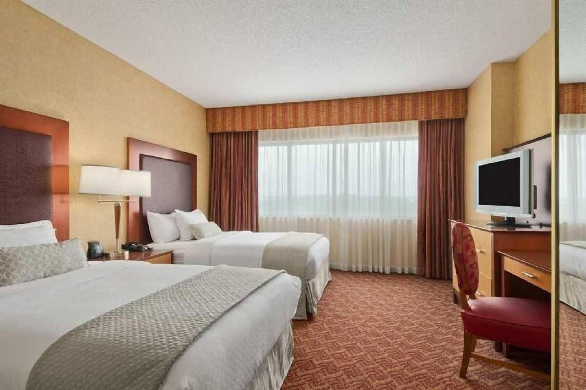 1 bedroom, premium bedding, pillow-top beds, in-room safe