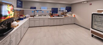 Holiday Inn Express & Suites Little Rock-West by IHG