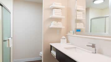 Room, 1 King Bed | Bathroom | Hair dryer, towels