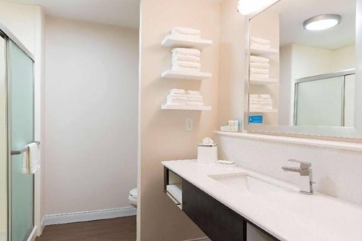 Baño | Secadora de cabello y toallas