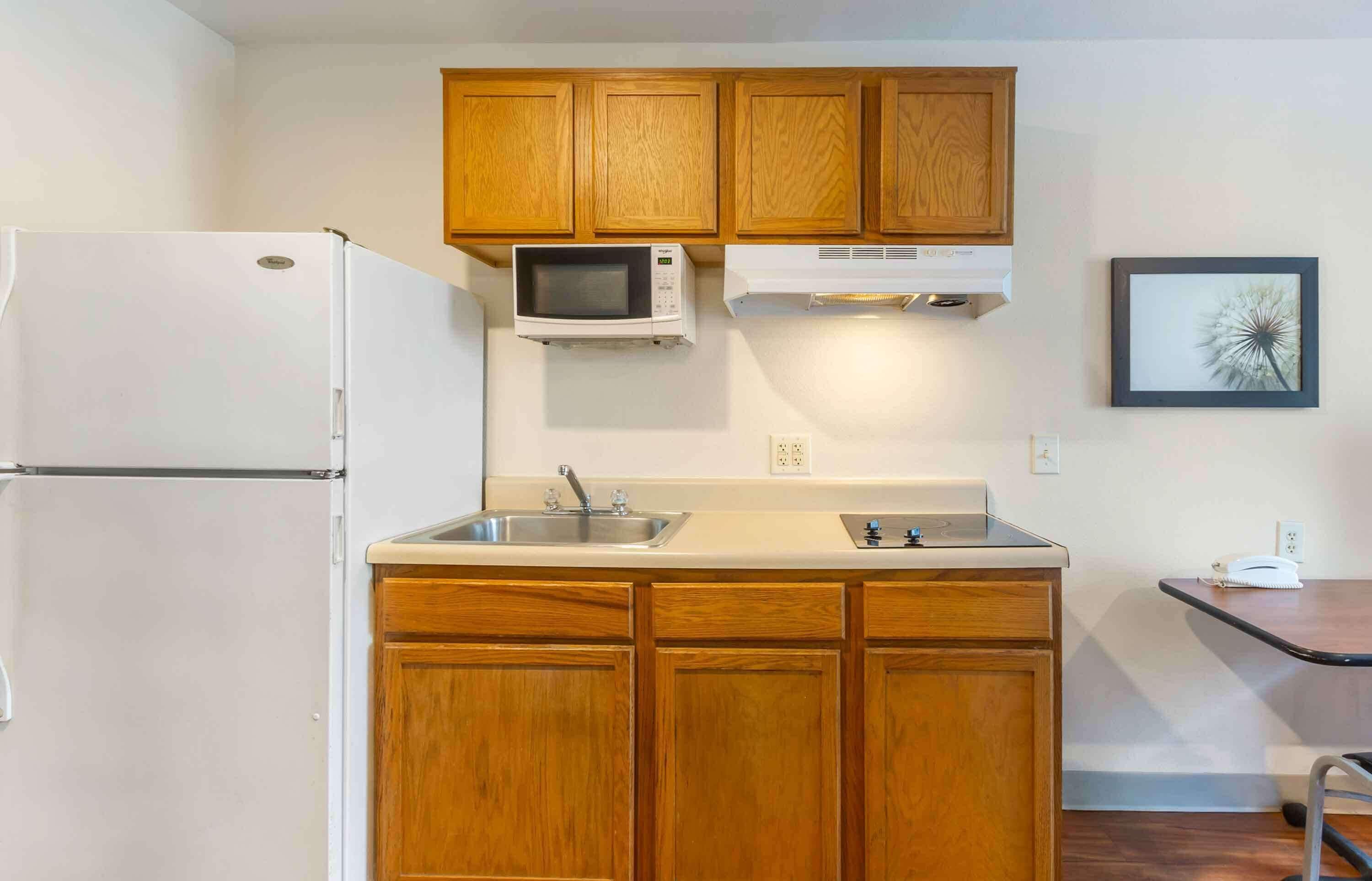Standard Studio, 2 Queen Beds, Non Smoking, Refrigerator & Microwave | Private kitchen | Fridge, microwave, stovetop, freezer
