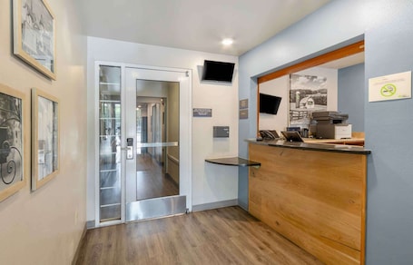 Lobby. Extended Stay America Select Suites - Charleston - North Charleston - I-526