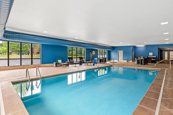 Indoor pool - Hampton Inn & Suites Grove City (Mercer)