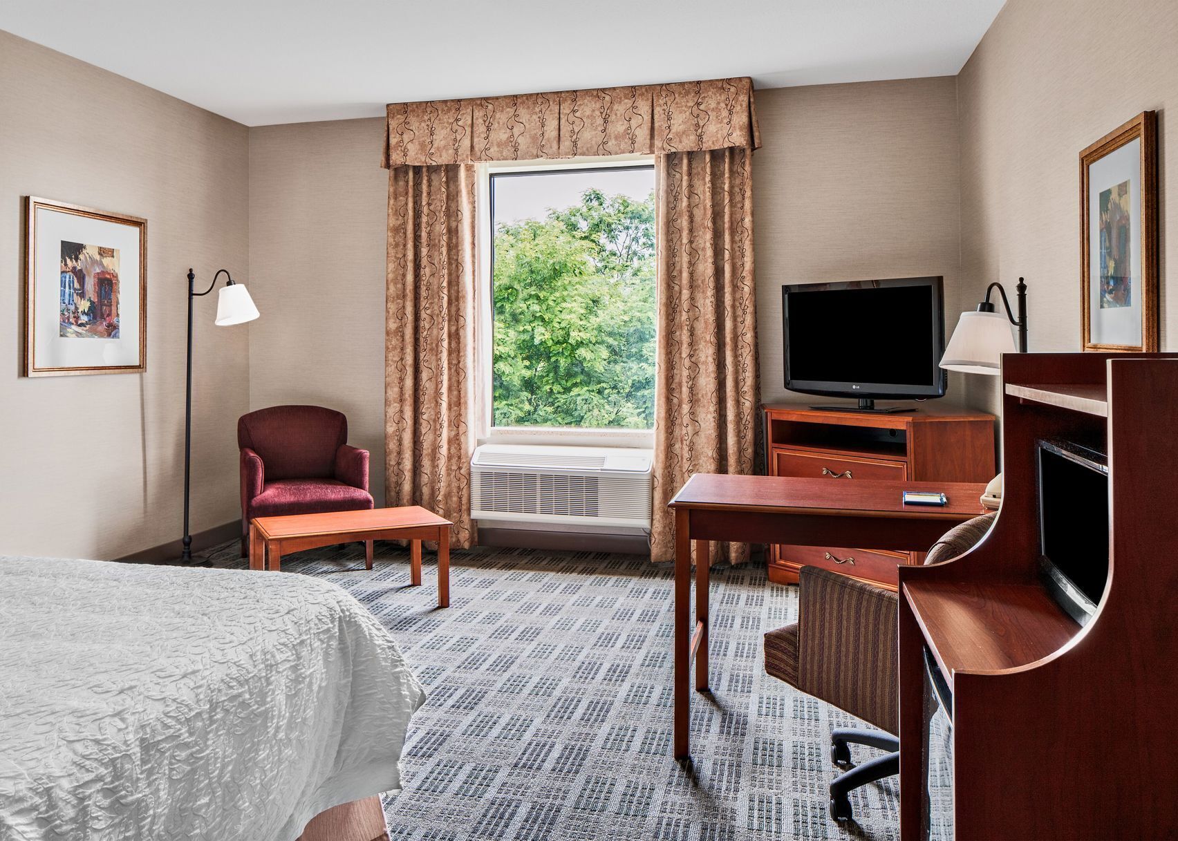 In-room safe, iron/ironing board, cribs/infant beds, rollaway beds