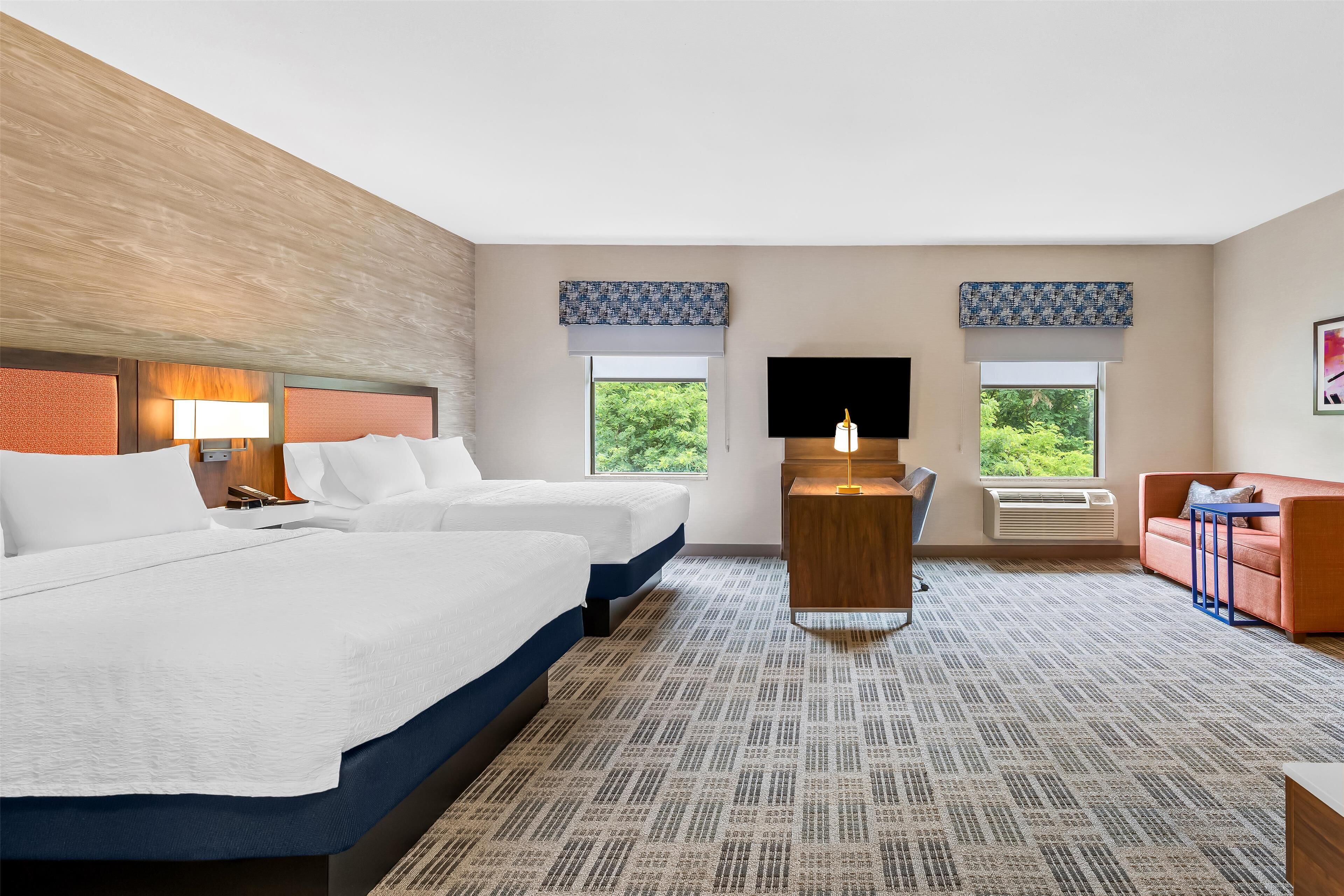 标准房 | 起居区 | 35-英寸液晶电视（配备有线频道）、电视、收费电影