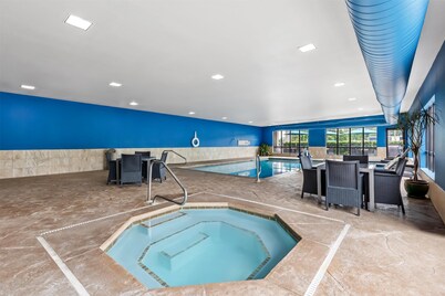 Hampton Inn & Suites Grove City