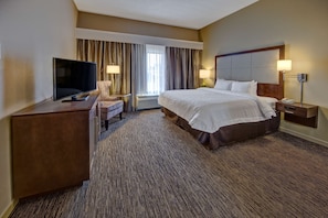 Caja de seguridad en la habitación, escritorio y cortinas blackout