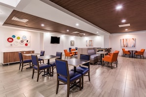 Café da manhã com buffet grátis