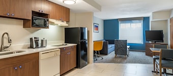Holiday Inn Express and Suites - Petersburg - Fort Lee by IHG