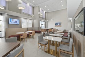 Colazione a buffet inclusa, servita tutte le mattine 