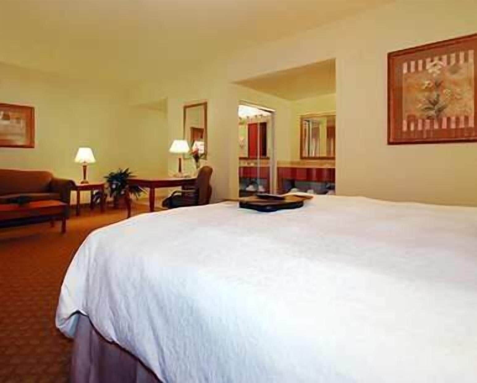 Premium bedding, pillow-top beds, in-room safe, desk