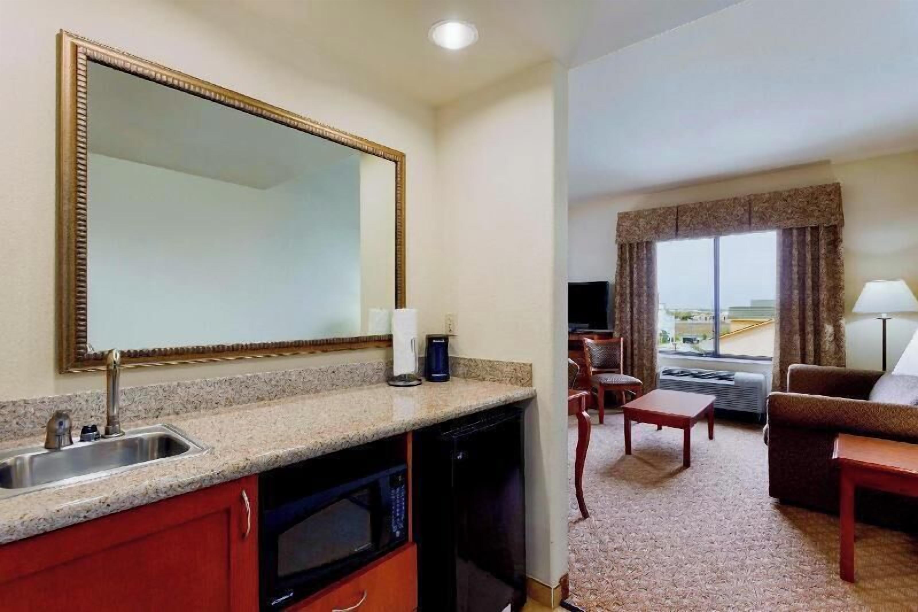 Living area | 55-inch flat-screen TV with digital channels, TV, streaming services