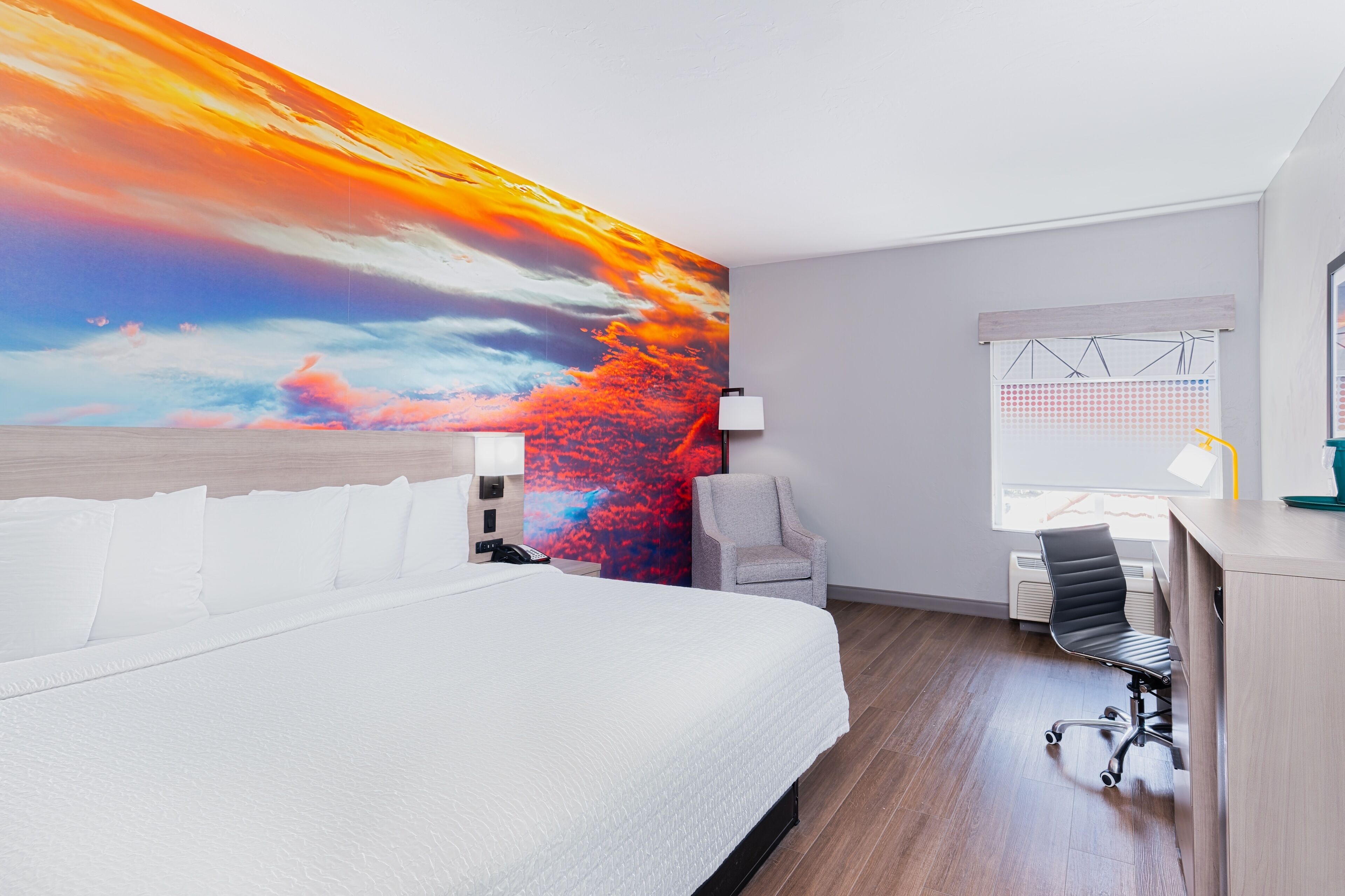 room, 1 king bed, non smoking | premium bedding, desk, blackout curtains, iron/ironing board