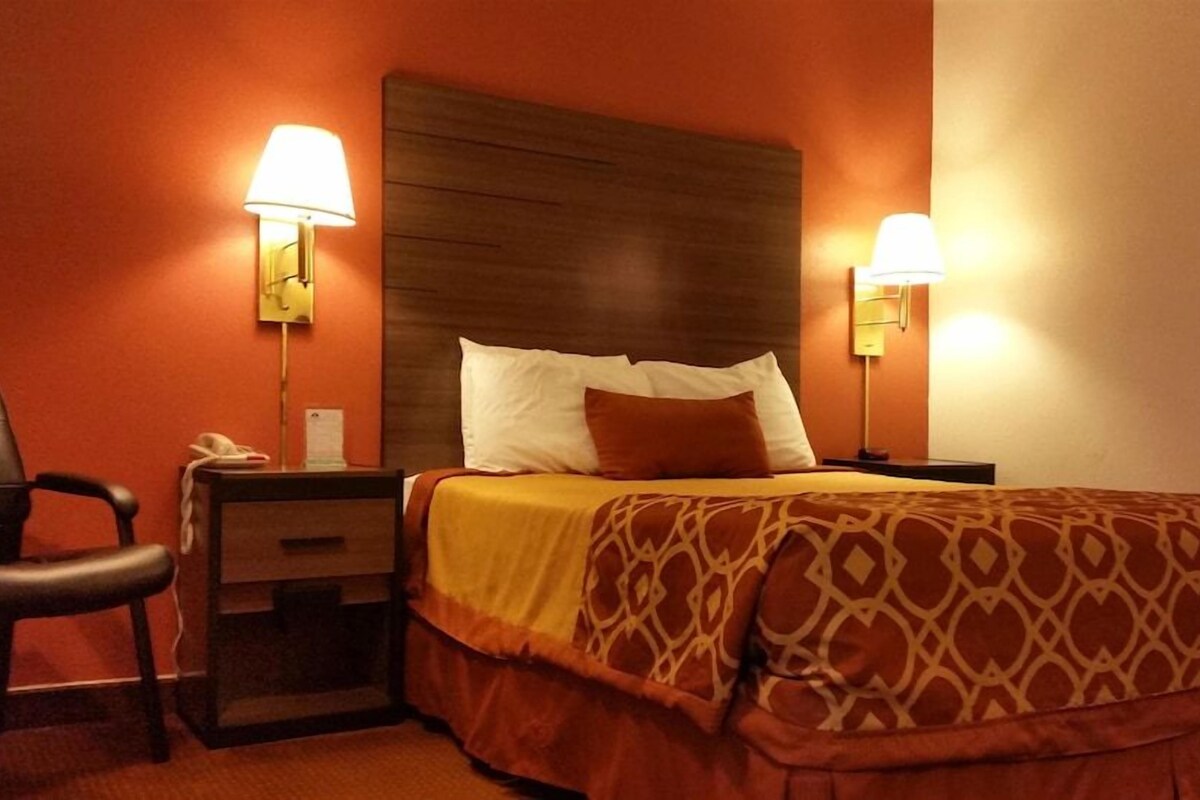 Desk, laptop workspace, blackout drapes, WiFi (free)