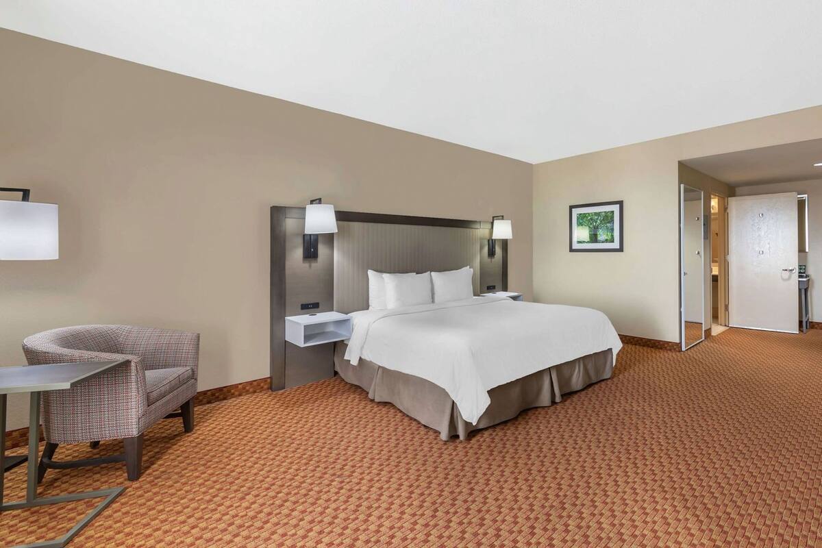In-room safe, desk, laptop workspace, blackout drapes
